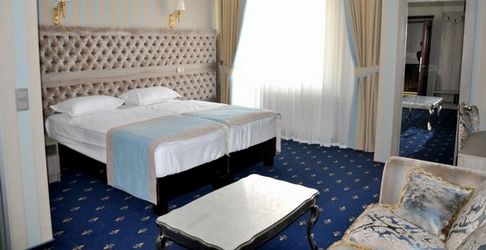 Готель Камелот